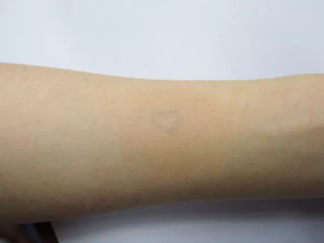 选粉底啦8款爆火持妆粉底测评,粉底推荐遮斑前十名红榜