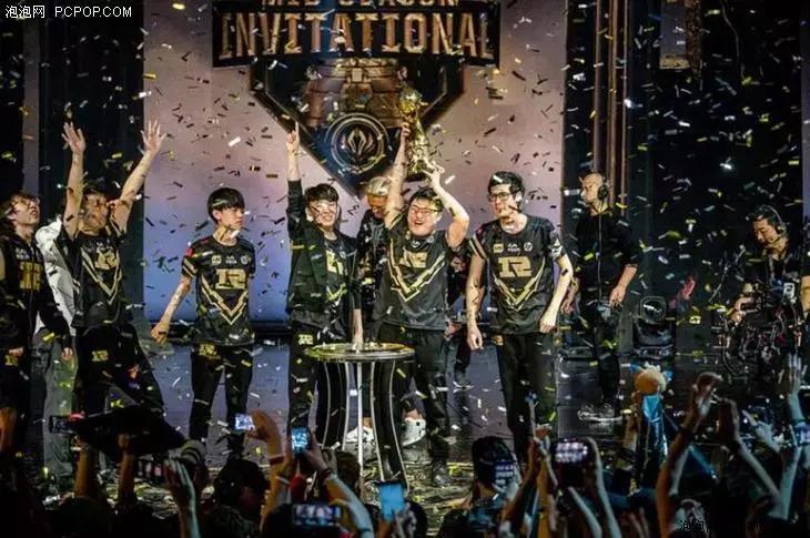 花钱只为了好玩？电竞战队背后的厂商为何打响品牌