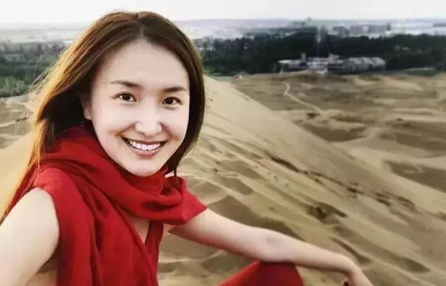 重庆妹子化妆秒变蒙娜丽莎,看看美女如何化妆