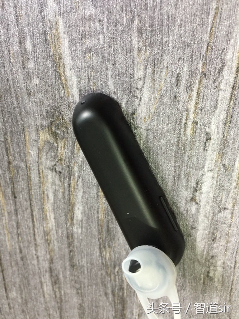 商务经典款依然放不下的喜爱-QCYQ8Pro