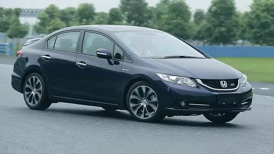 奇葩买家2万入手V6事故车，改装以后飞度叫大哥