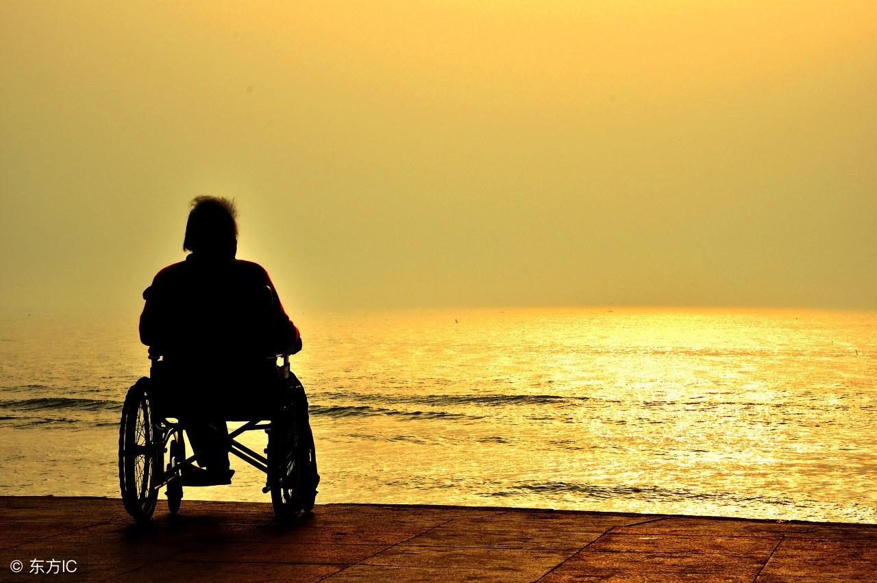 从军四十载退休告别打油诗,退休老人打油诗顺口溜