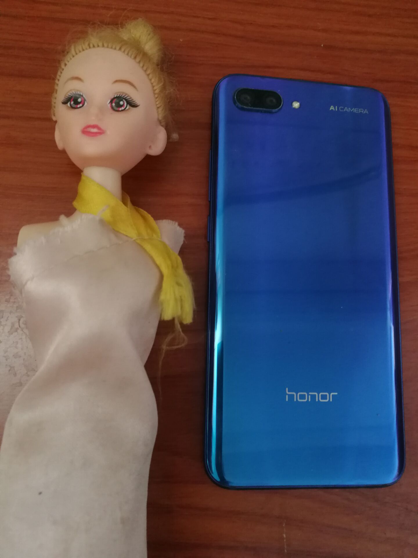 荣耀10和荣耀90哪个值得入手,荣耀v9和荣耀10哪个值得买