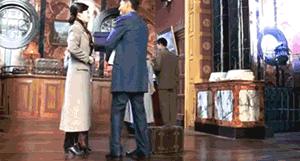 明星摔倒瞬间，张韶涵狰狞，周立波四脚朝天，胡歌承包了全年笑点