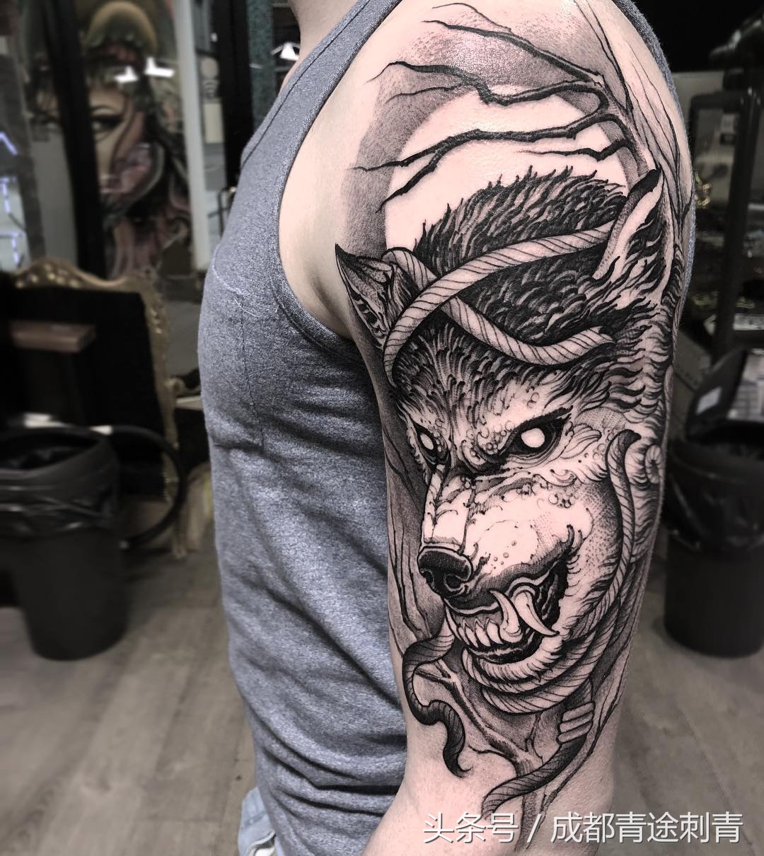 从球场到纹身店，一个差点被足球“耽误”的纹身师