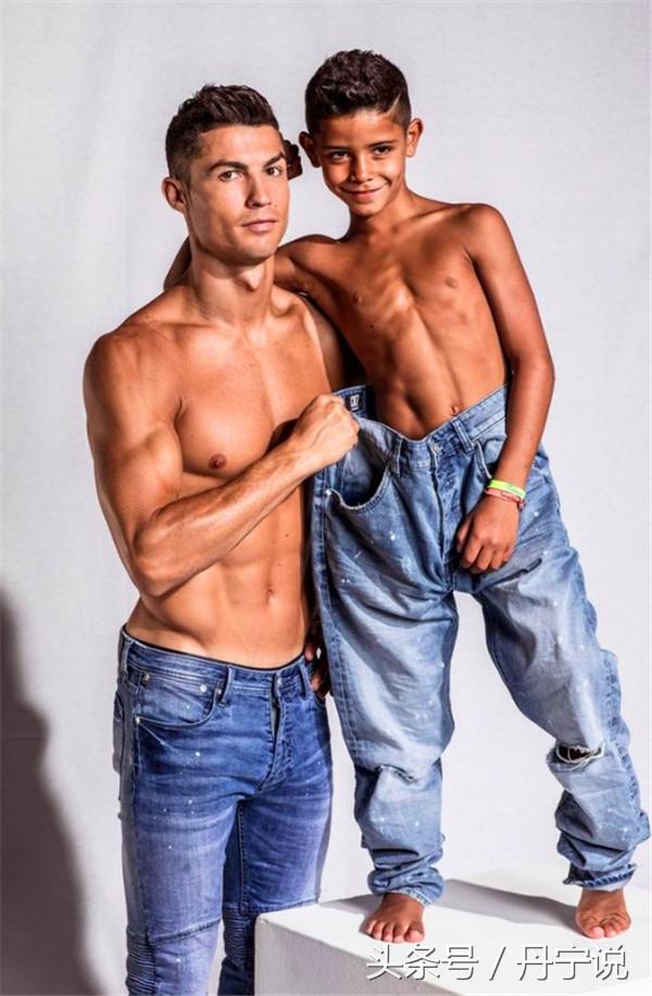 c罗的裤子是什么颜色的,c罗7号足球裤