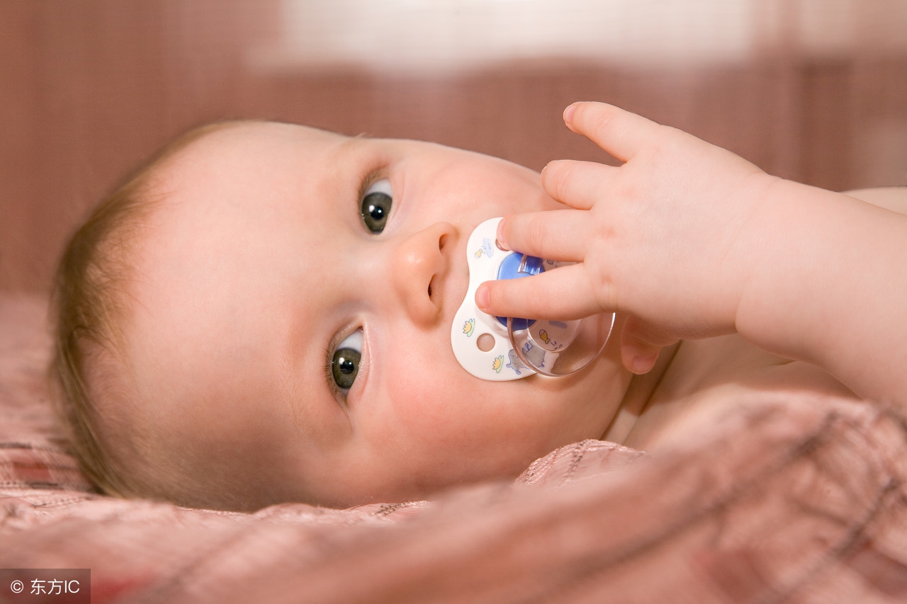 宝宝头睡偏了怎么纠正用什么枕头,宝宝的头睡偏了怎么补救