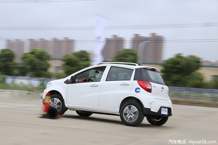 鏂拌兘婧愭睙娣甶ev6e璇曢┚瑙嗛,姹熸樊iev6e璇曢┚