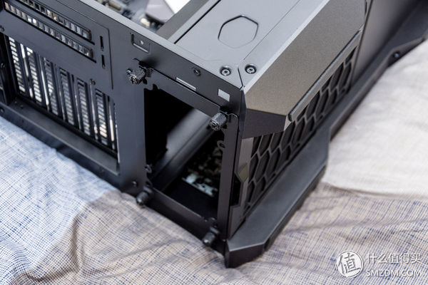 灯，灯灯灯灯！酷冷至尊H500MARGB游戏机箱深度测评