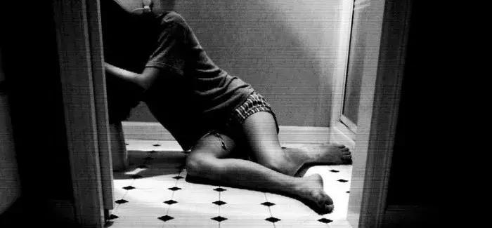 催吐,外挂般的减肥方式?吃的是欲望,吐的是灵魂