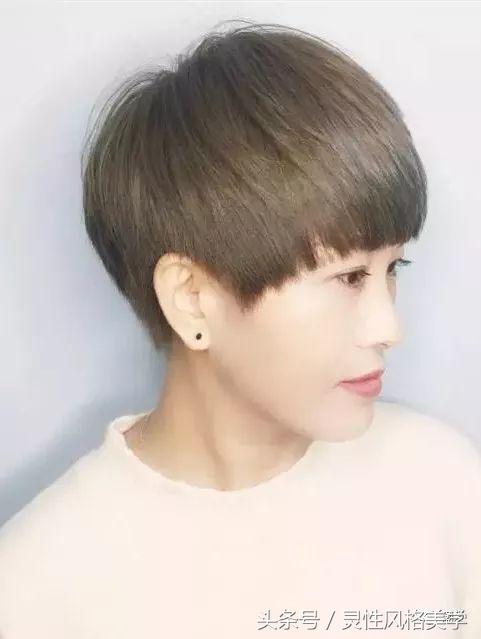 时尚气质高雅的短发造型烫,烫减龄时尚免打理的短发