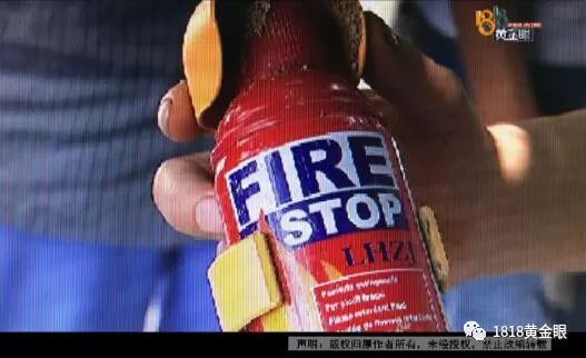 男子刚买的新车突然爆炸了,男子爬上汽车检查汽车突然爆炸