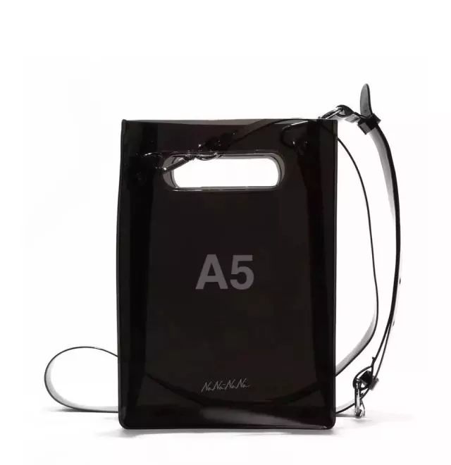 魔都的雨说下就下，你需要这些时尚又好用的单品！