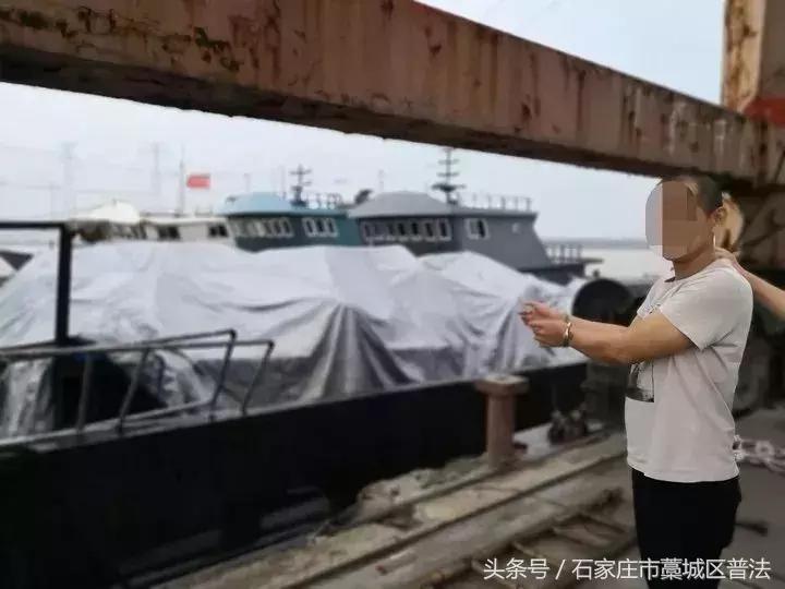 恶心！数百吨韩国人扔掉的旧衣服被截获！你淘来的名牌货，可能来自太平间……