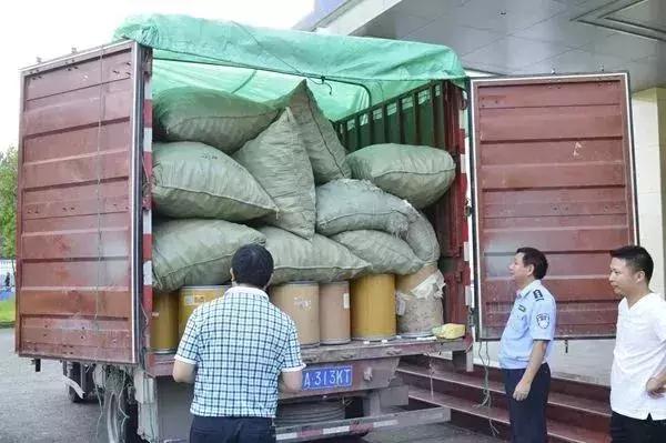 央视曝光警方查获6吨假药,央视报道警惕网售假药