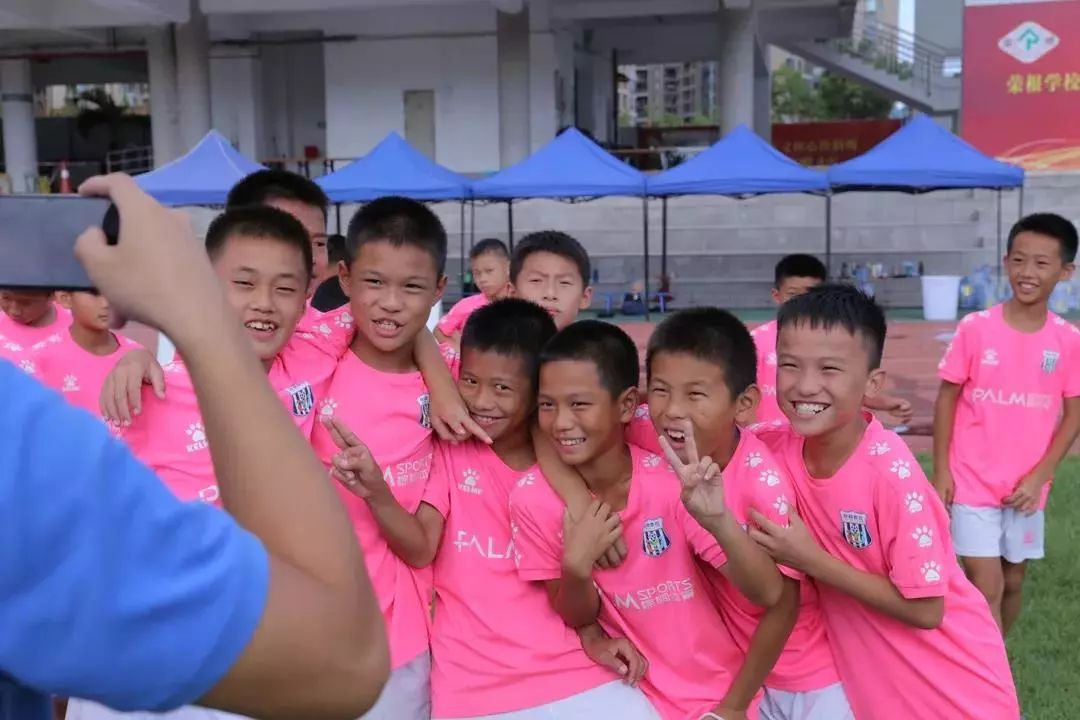 我们调研了87个小球员，发现这些好玩的数据