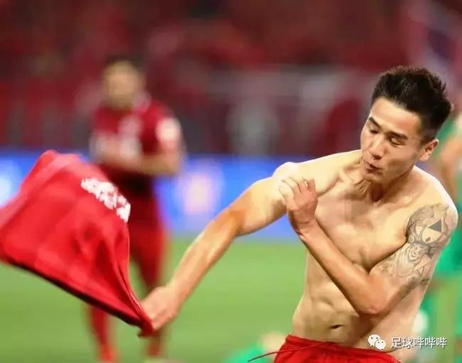 比韦世豪口喷国骂、乌龙更绝望的是，我们连未来都输了