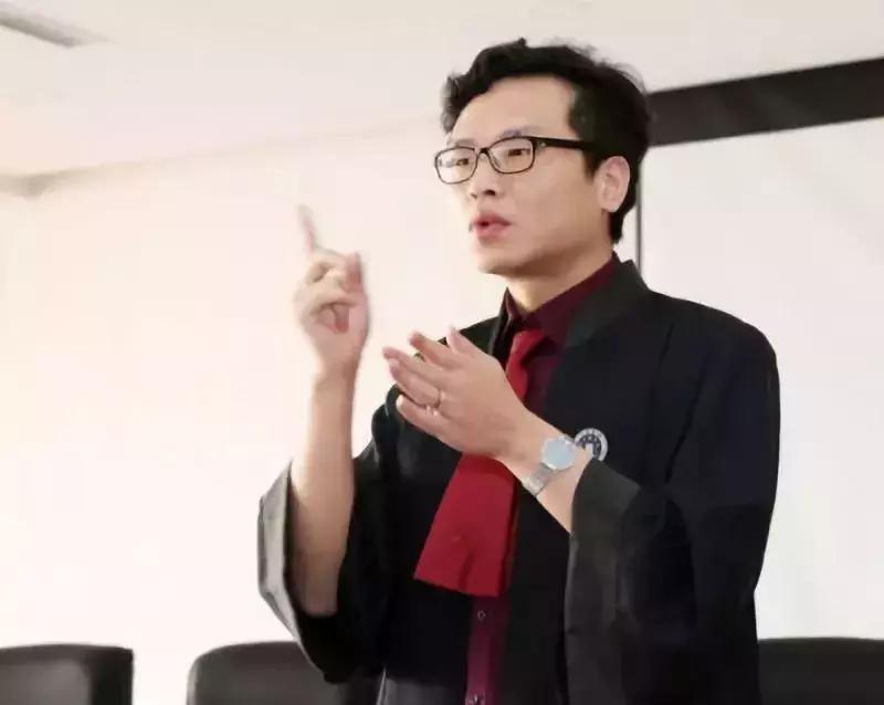 惊动BBC的中国手语律师：一个聋人在视频里打手语“对不起，我要自杀了”