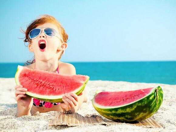 夏天最常吃的2种瓜，效果不同，禁忌不同，吃错了对身体健康不利