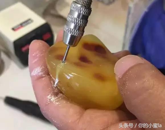 蜜蜡打孔最佳方法,蜜蜡圆珠打孔技巧