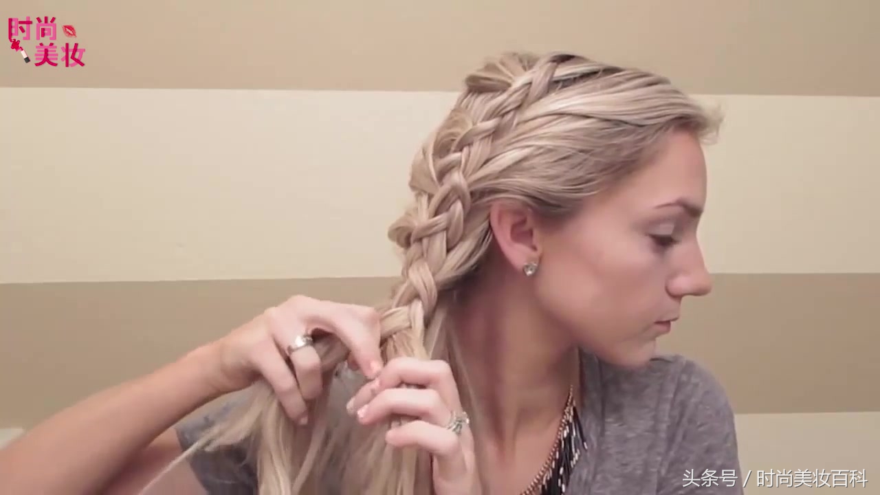 鱼骨辫编发教程,怎么编织人鱼马尾辫