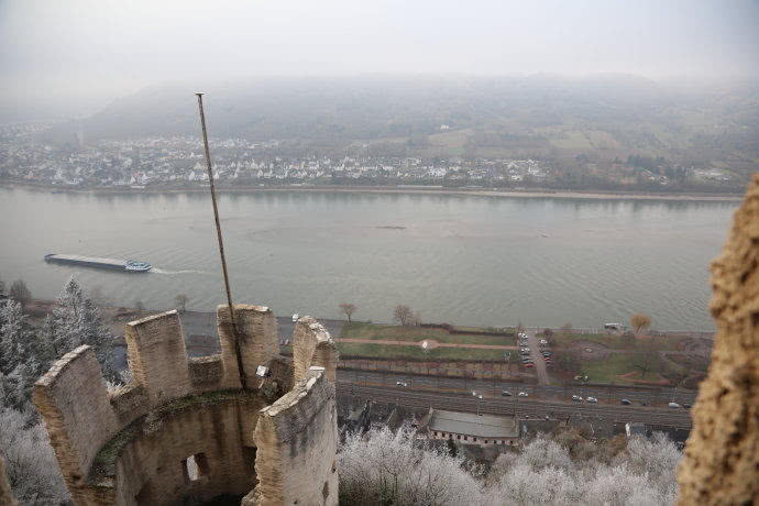 德国这个中世纪古堡,厕所正对餐厅,墙上挂着贞操带!