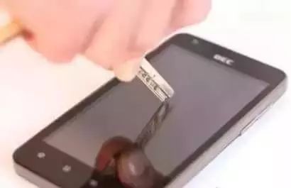 新手机买来要贴膜吗,老手机有必要贴膜吗