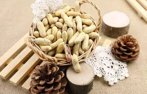 这四种坚果最好别吃,坚果的9大禁忌