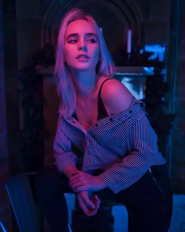 抖音30万赞，勾搭俄罗斯小姐姐拍照套路get