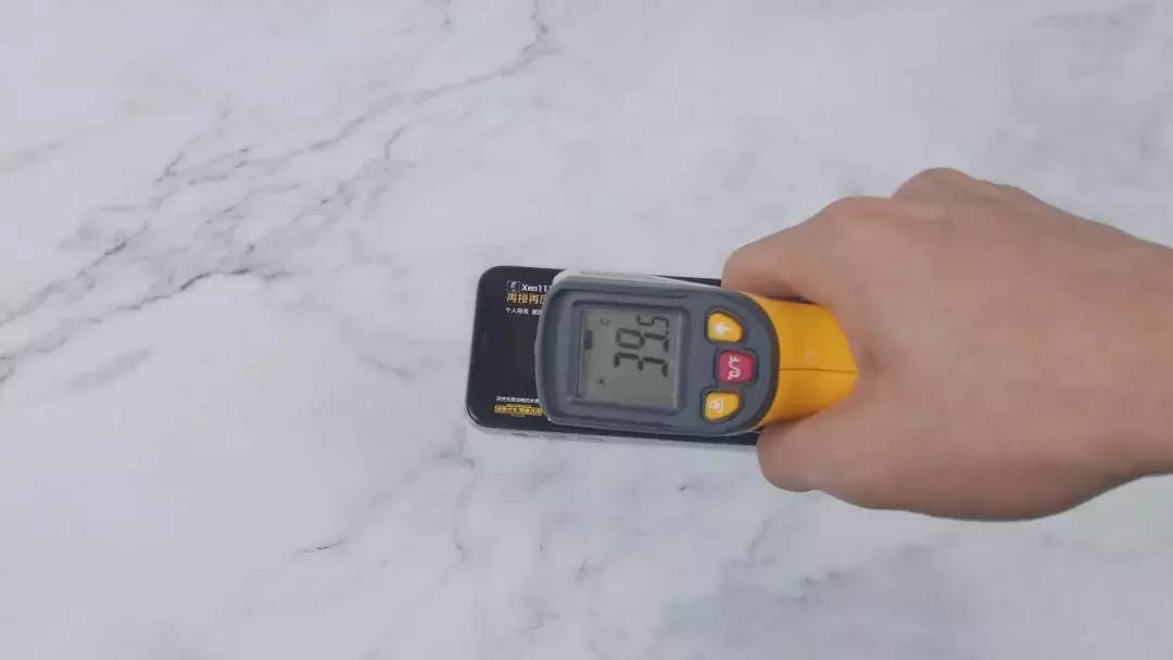 iphone四吃鸡,苹果15吃鸡温度测试