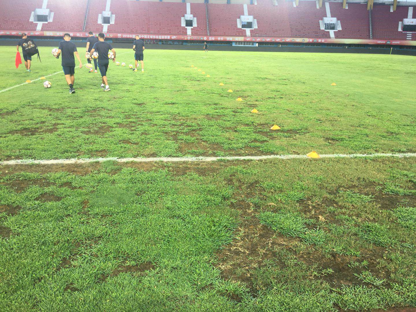 建业足球场草坪,河南建业专业足球场最新消息