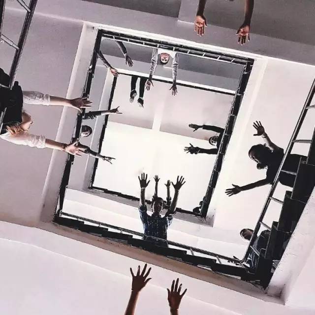 集体照相的创意队形9人,集体照这样拍太有创意