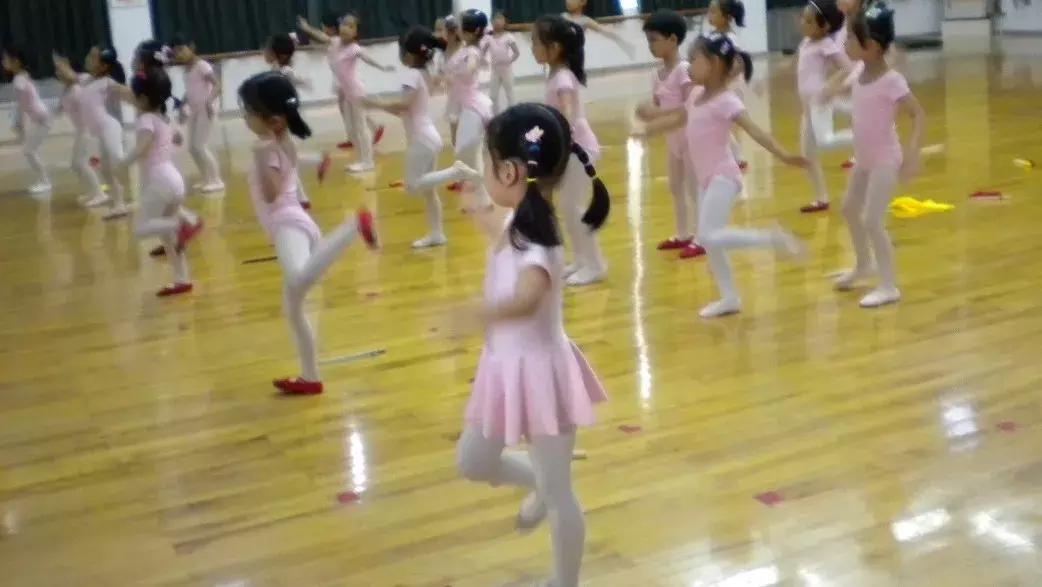 美国军嫂有什么待遇,美国军嫂