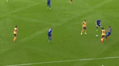 贝克汉姆十大变态进球圆月弯刀,球星的五个招牌进攻动作