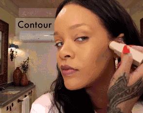 范冰冰抄袭蕾哈娜美妆！以为换个名字就能一天狂赚1000万美元？