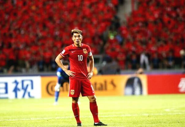 绿茵场的螺丝钉：曼联国米各两将入围，国足有一将，榜首身高191