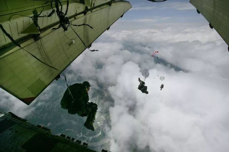 军旅原创现代诗歌短诗朗诵,原创军旅诗歌