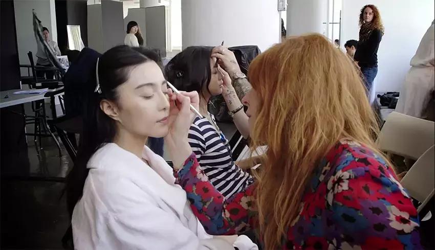 范冰冰口红广告巴黎欧莱雅,范冰冰红毯最新口红