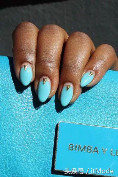 美甲夏天不要甲片推荐什么,短指甲手黑适合夏天的美甲