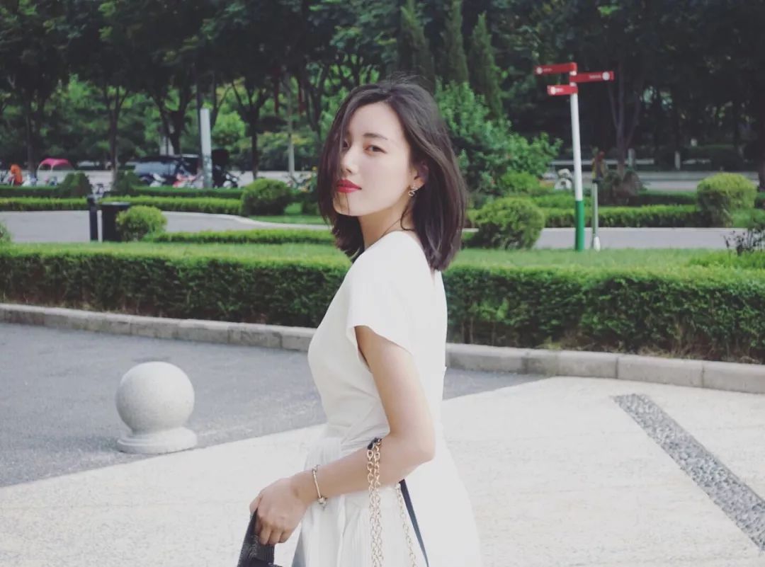 出去旅游穿什么好看又时尚,最美的度假穿搭跟着穿美翻