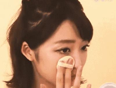 散粉或者粉饼无粉感,蜜粉散粉粉饼区别在哪