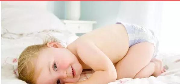 宝宝不穿尿不湿的危害,宝宝不穿裤的坏处