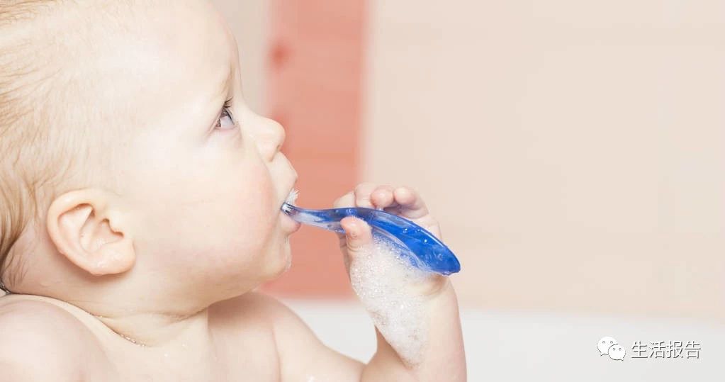 宝宝长牙期护理,宝宝长牙了吃手指要不要干预