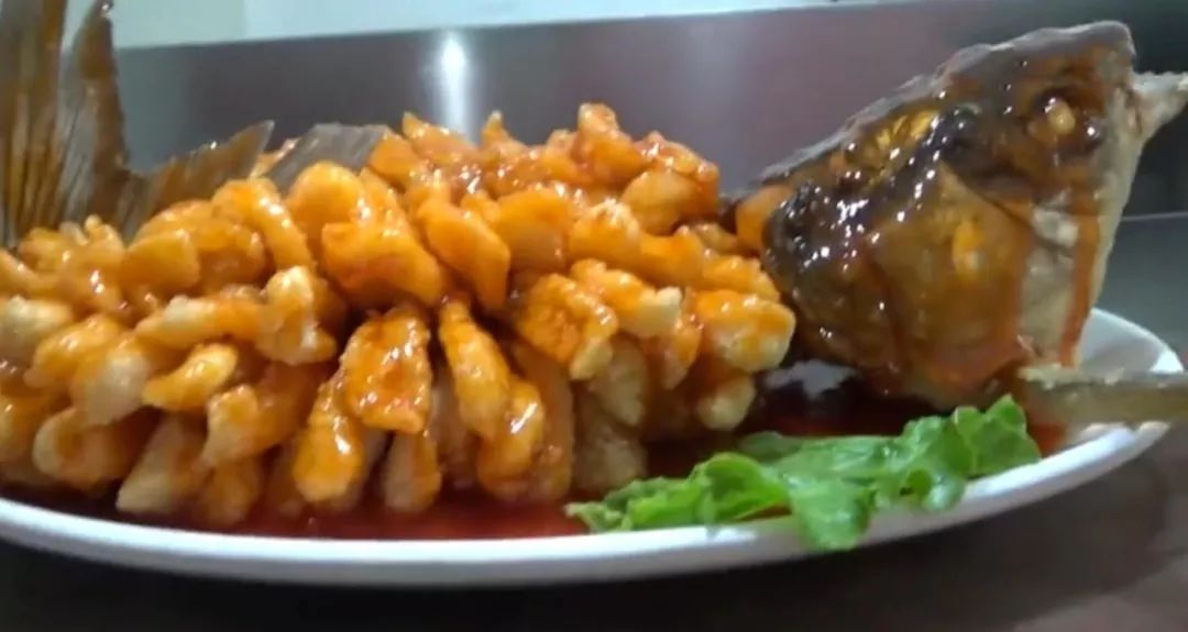 松鼠鱼的正宗做法,松鼠鱼的真正做法专业厨师教你做