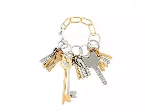 2万的编织袋？4千的塑料鞋？难道真是贫穷限制了我的审美？