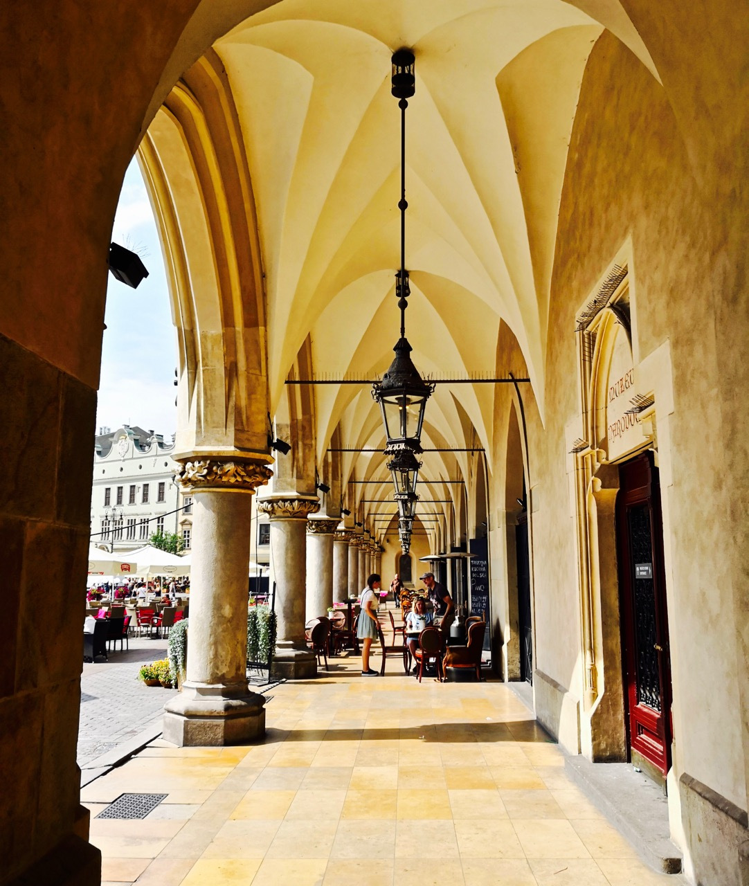 我要去波兰5:追踪达·芬奇《抱银鼠的女子》,克拉科夫太精彩