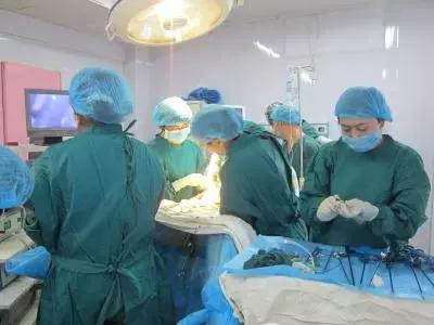 深夜产房孕妇分娩,深夜产房45度产子