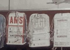 机票和登机牌要分开取吗,登机牌跟机票同一张吗