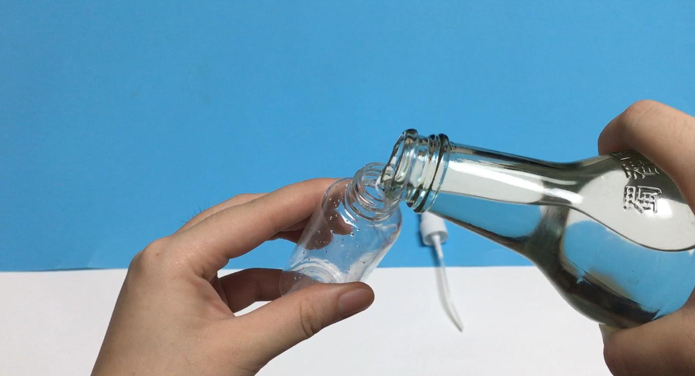 衣服上有褶皱但是没有熨斗怎么办,衣服上的褶皱没有了怎么办