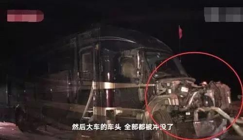 成龙救援房车视频,成龙房车被困泥石流